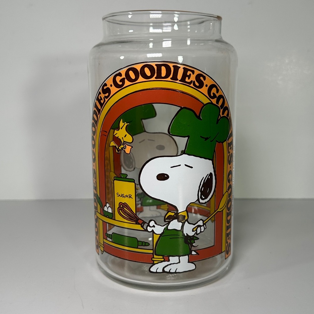 Vintage Snoopy Peanuts Goodies Glass Canister Jar Chef Snoopy Woodstock Schulz